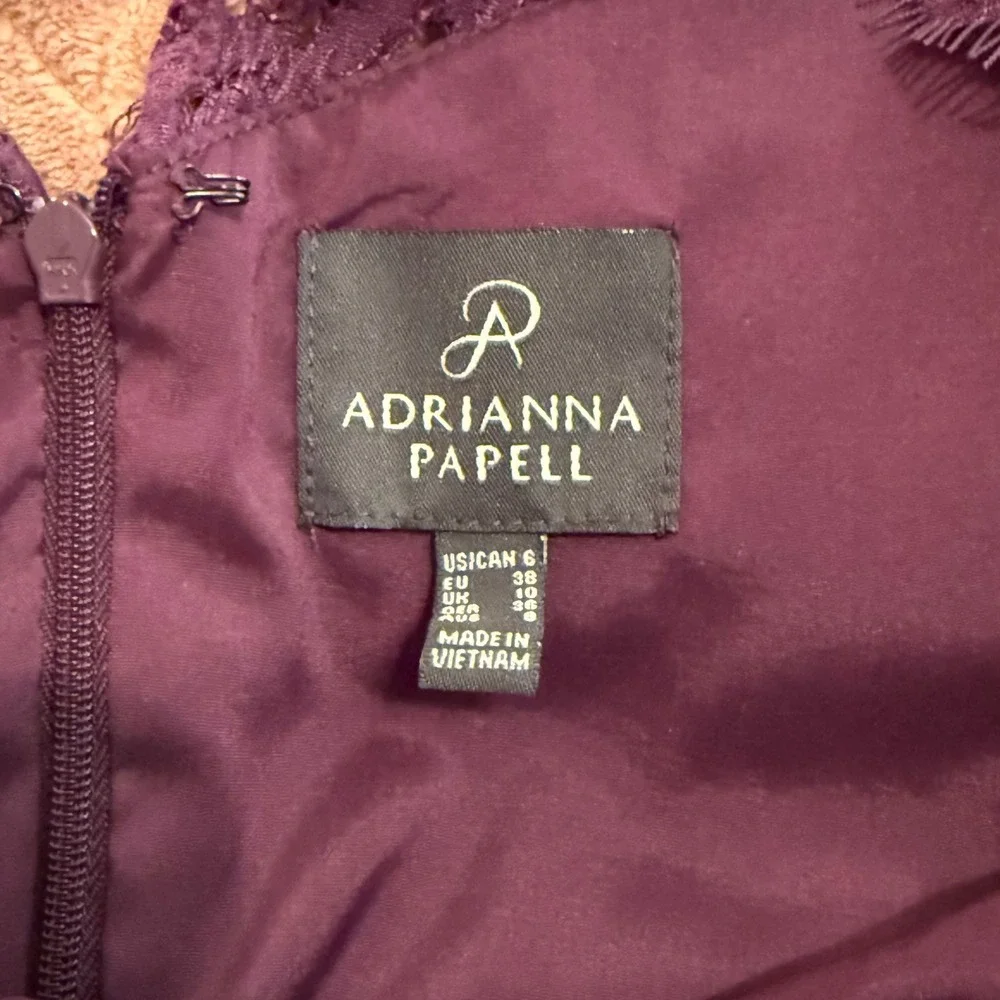 Adrianna Papell Purple Lace Sheath‎ Dress Cap Sleeve V-Neck Cocktail Size 6